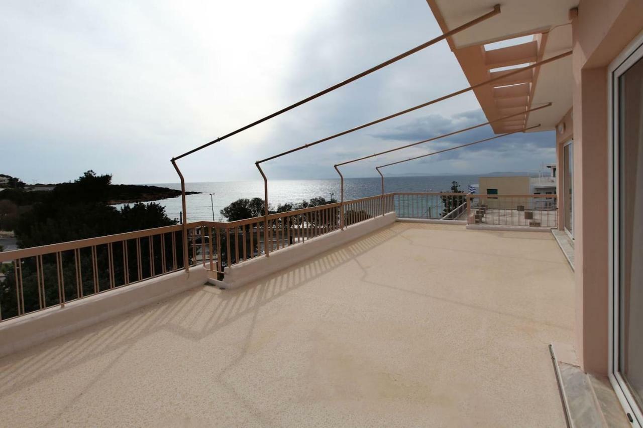 Seaside Renovated Top Floor Apartment Saronida Dış mekan fotoğraf