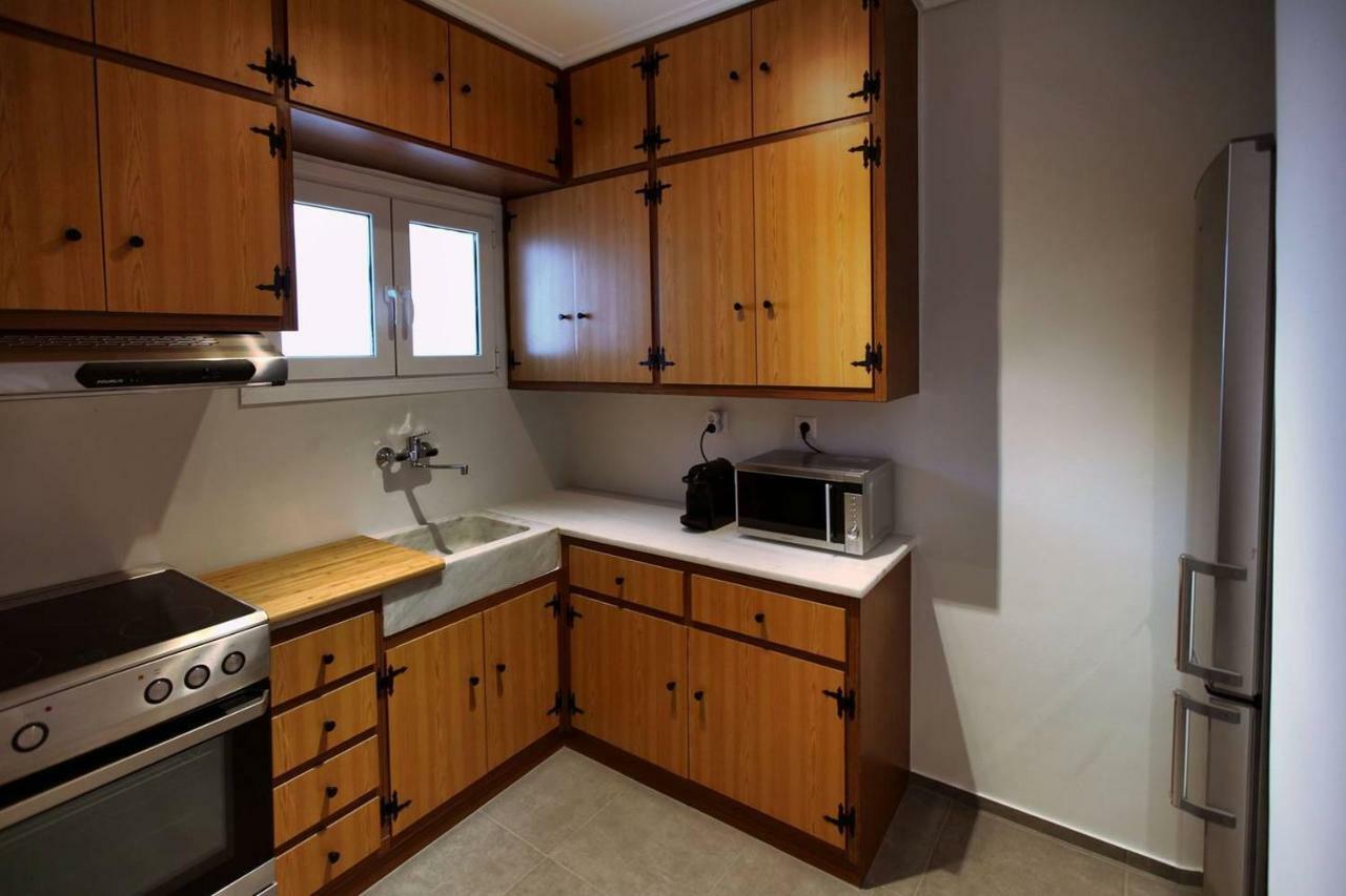 Seaside Renovated Top Floor Apartment Saronida Dış mekan fotoğraf