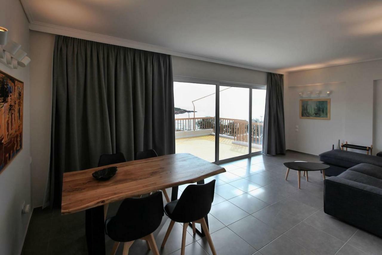 Seaside Renovated Top Floor Apartment Saronida Dış mekan fotoğraf