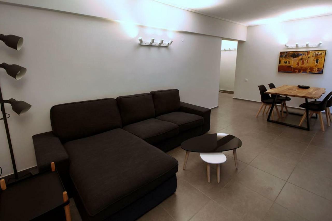 Seaside Renovated Top Floor Apartment Saronida Dış mekan fotoğraf