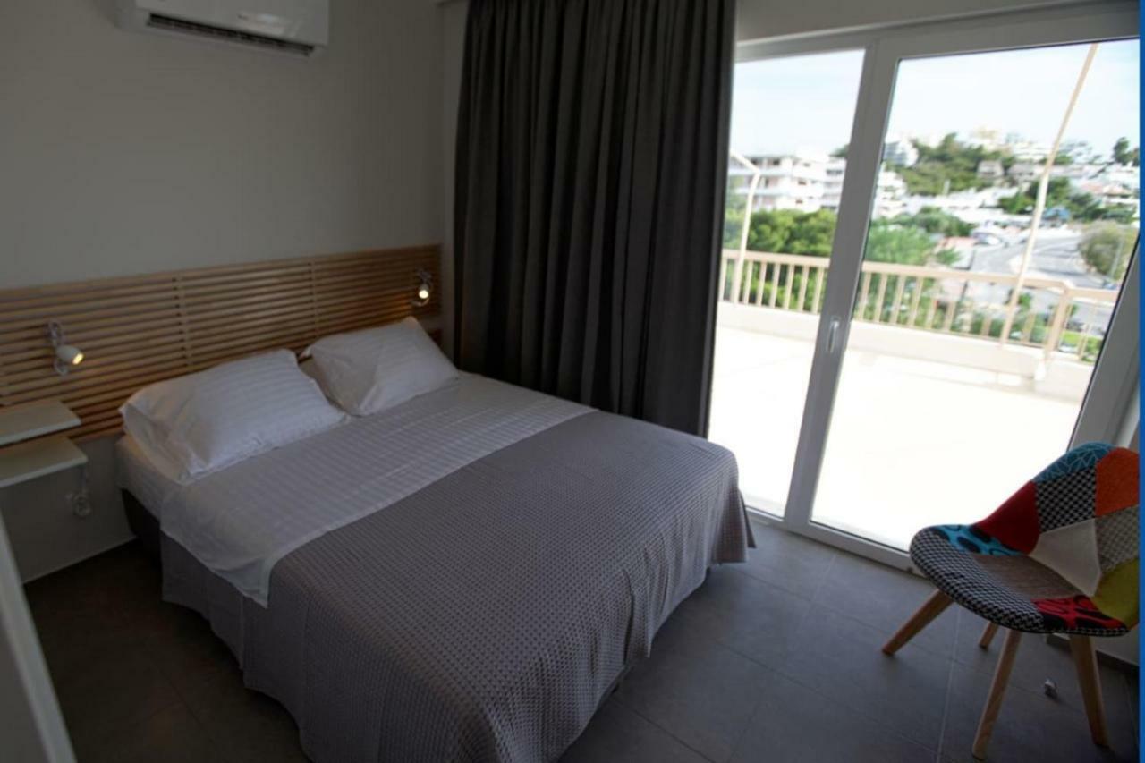 Seaside Renovated Top Floor Apartment Saronida Dış mekan fotoğraf