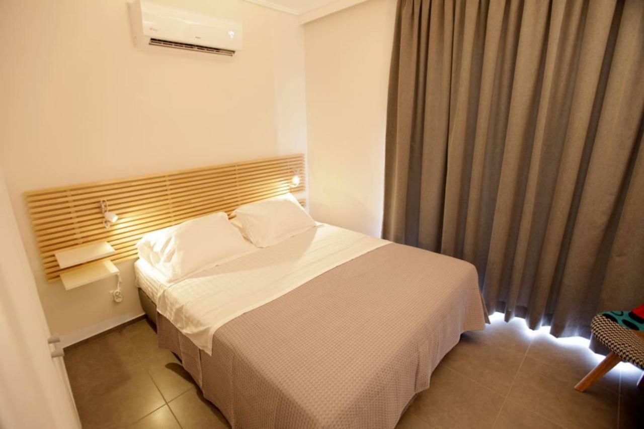 Seaside Renovated Top Floor Apartment Saronida Dış mekan fotoğraf
