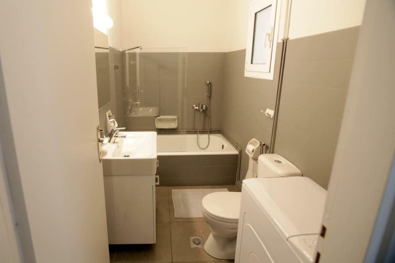 Seaside Renovated Top Floor Apartment Saronida Dış mekan fotoğraf